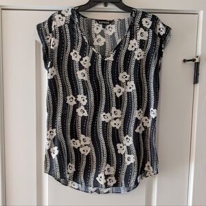 Express Floral Stripe V-Neck Cuffed Sleeve Popover Relaxed Blouse Top, Size S
